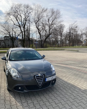 Alfa Romeo Giulietta cena 27500 przebieg: 105000, rok produkcji 2010 z Chorzów małe 67